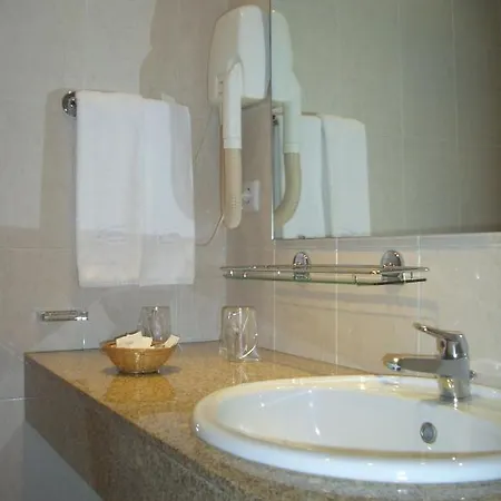 Complexo Hoteleiro Em Santana Matosinhos (Porto)